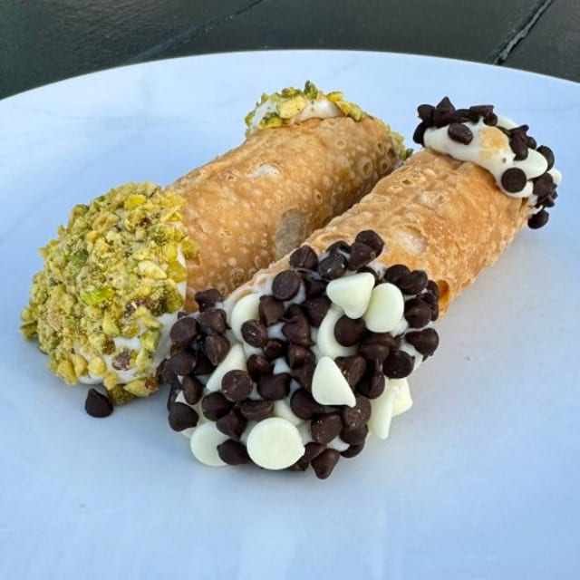 Cannoli.